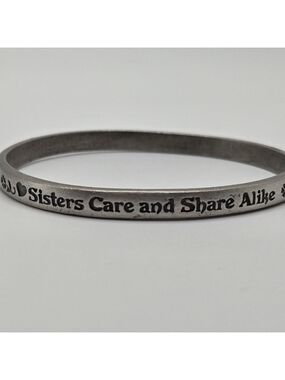 ✨2/$10✨ Sisters Always Friends Silver Bangle 8'' Camco
